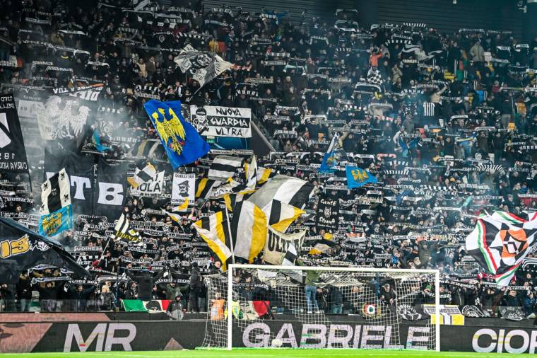L’Udinese est sanctionné d’un match à huis clos pour les cris racistes visant Mike Maignan
