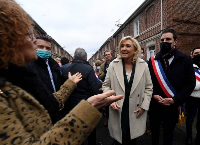 Marine Le Pen à Bruay-la-Buissière, le 2 février 2022. ( AFP / FRANCOIS LO PRESTI )
