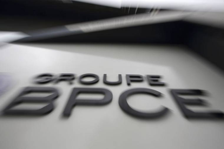 Le logo de la banque BPCE à l'extérieur de son siège à Paris