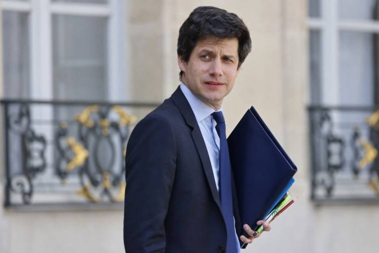 Julien Denormandie à Paris, le 20 avril 2022. ( AFP / LUDOVIC MARIN )