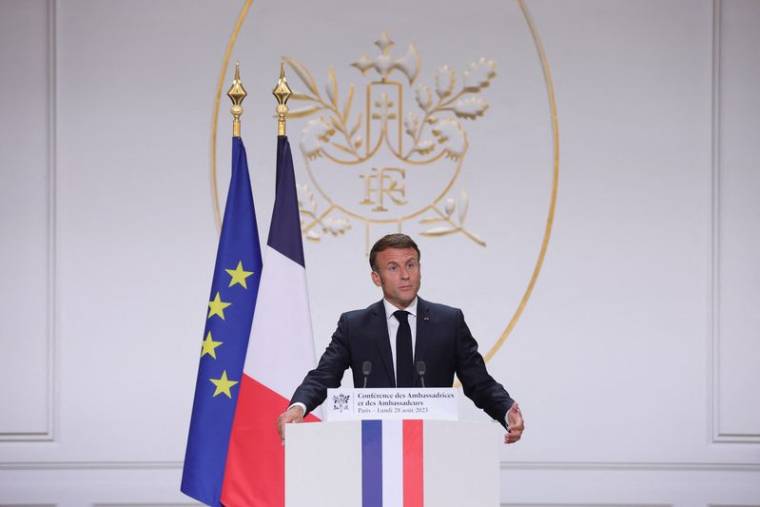 Emmanuel Macron prononce un discours à l'Elysée