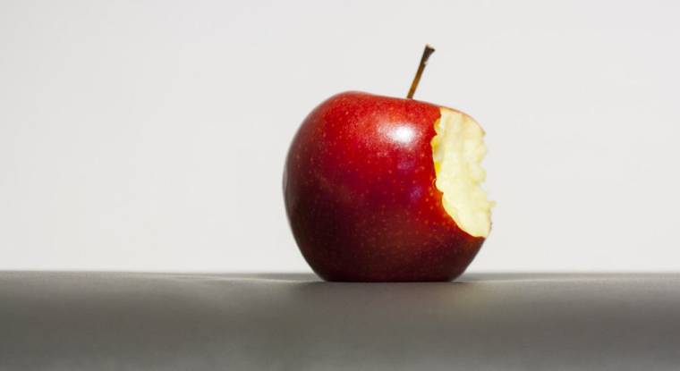 Si une pomme donnée en usufruit est consommée, que reste-t-il au nu-propriétaire ? (© Pixabay.com)