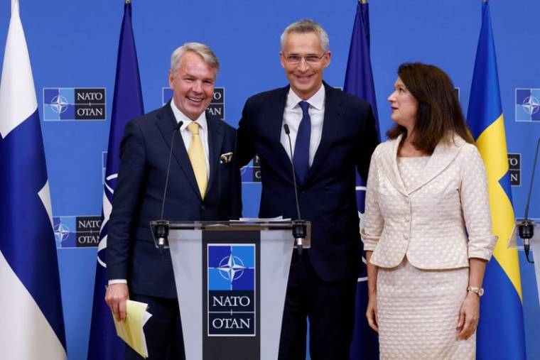 OTAN: LA FINLANDE ET LA SUÈDE SIGNENT LE PROTOCOLE D'ACCESSION
