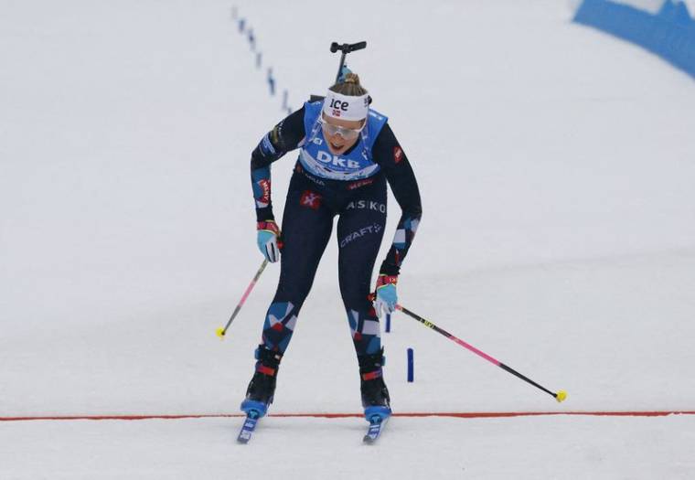 Ingrid Tandrevold remporte le sprint, Lou Jeanmonnot quatrième