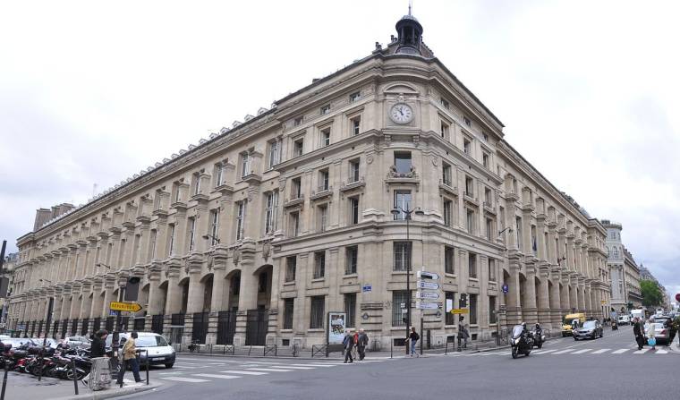 La mythique Poste du Louvre, en plein cœur de Paris, va devenir un site d'exception mêlant hôtel de luxe, commerces, logements sociaux (Crédits photo : Wikimedia Commons - Philippe Alès )
