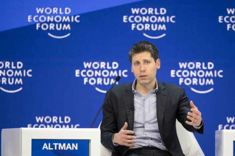 Le directeur général d'OpenAI, Sam Altman, lors du Forum économique de Davos, en Suisse le 18 janvier 2024 ( AFP / Fabrice COFFRINI )