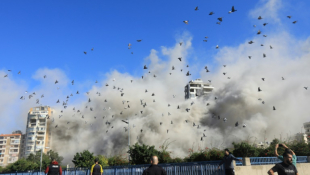 Sur les lieux d'une frappe israélienne sur la banlieue sud de Beyrouth, le 22 octobre 2024 ( AFP / - )