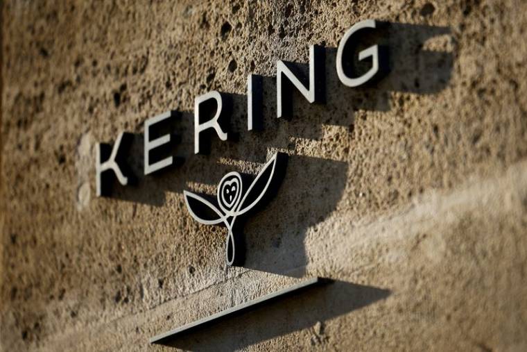 Photo d'archives du logo du groupe Kering à Paris, en France