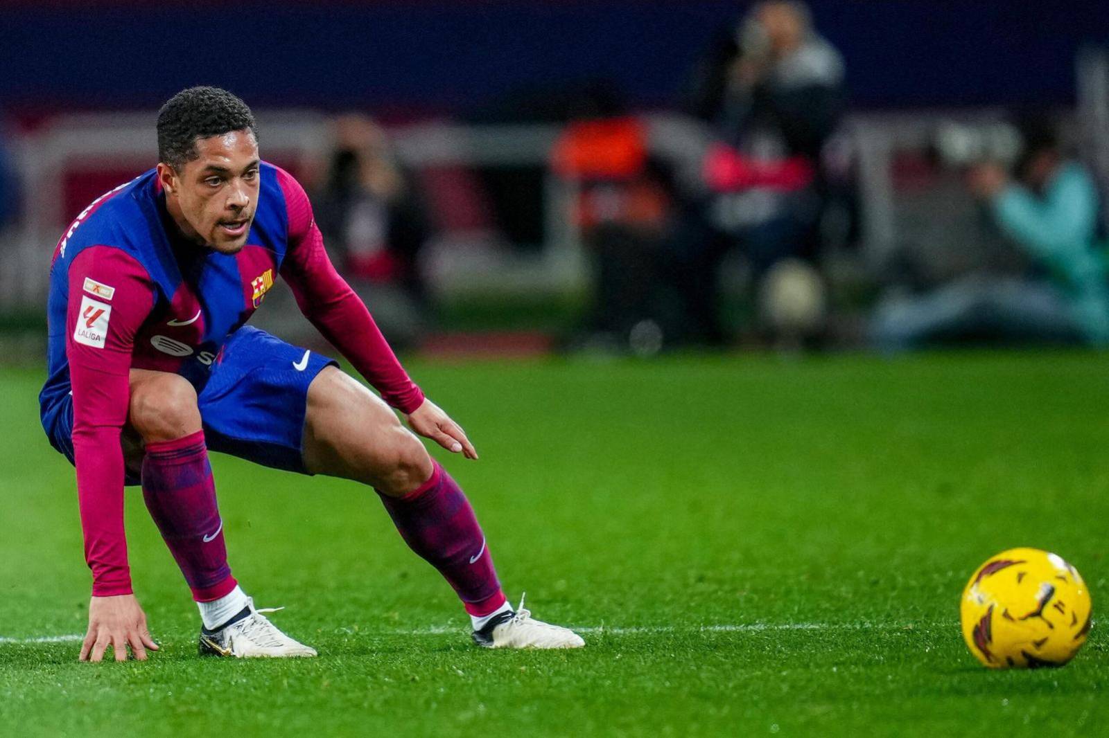 L’agent de Vitor Roque met la pression sur le Barça