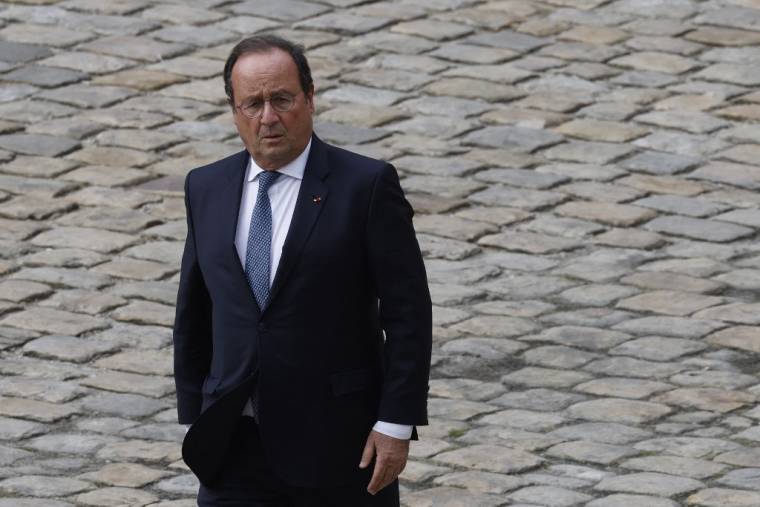 François Hollande à Paris, le 29 septembre 2021. ( AFP / LUDOVIC MARIN )