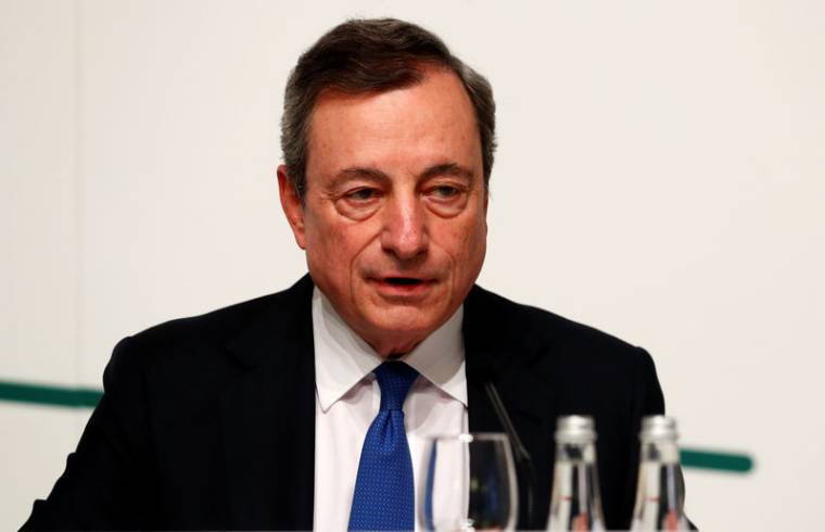 BCE: DRAGHI PRÊT AU "WHATEVER IT TAKES" POUR RELANCER L'INFLATION