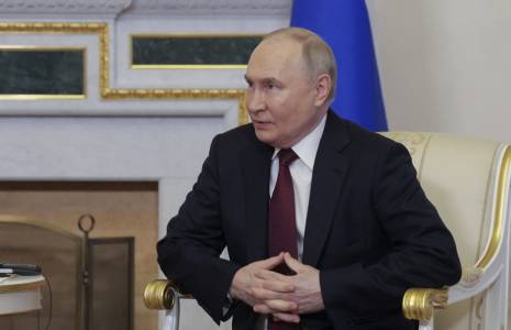 Vladimir Poutine à Sint-Petersbourg, en Russie, le 6 juin 2024. ( POOL / ANTON VAGANOV )