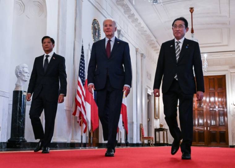 Le président philippin Ferdinand Marcos, le président américain Joe Biden et le Premier ministre japonais Fumio Kishida le 11 avril 2024 à la Maison Blanche ( AFP / ANDREW CABALLERO-REYNOLDS )