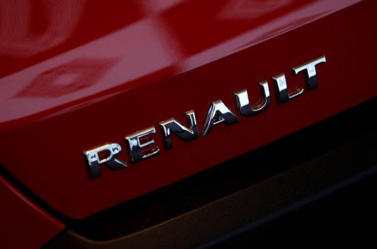 Le logo de Renault sur le coffre de la nouvelle voiture Kwid lors d'un événement à New Delhi
