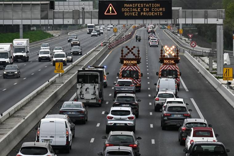 La part de conducteurs seuls dans leur voiture a atteint 98,6% sur l'autoroute A11 près de Nantes (illustration) ( AFP / PHILIPPE LOPEZ )