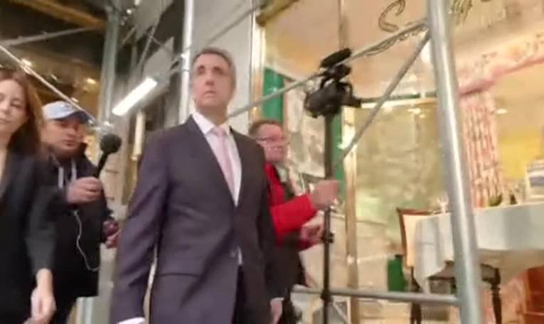 Michael Cohen, ancien avocat de Trump, se rend au tribunal avant son témoignage