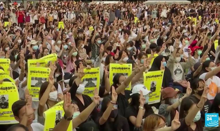 Thaïlande : une figure pro-démocratie condamnée à quatre ans de prison pour lèse-majesté