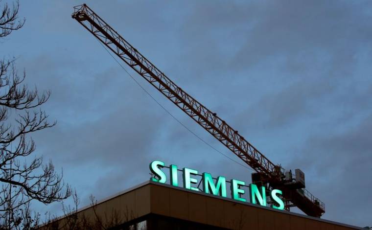 Siemens vuelve a subir su previsión anual