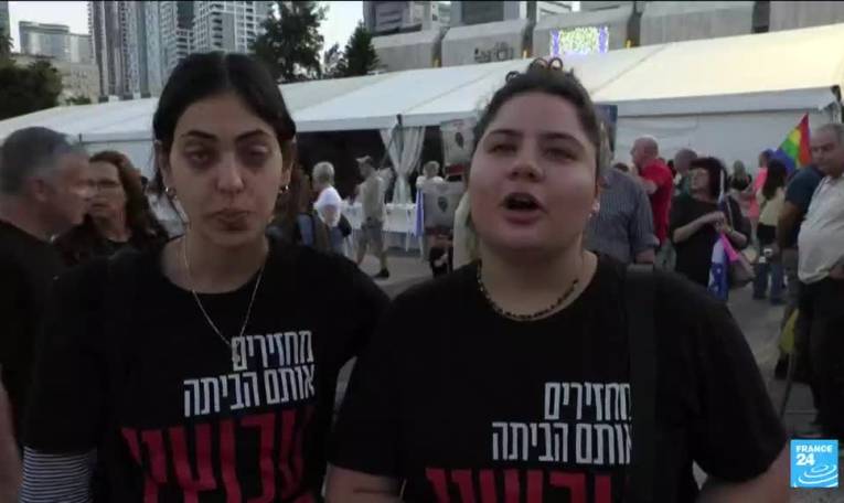 Israël : des milliers de personnes se sont rassemblées dans les rues de Tel Aviv pour réclamer une trêve