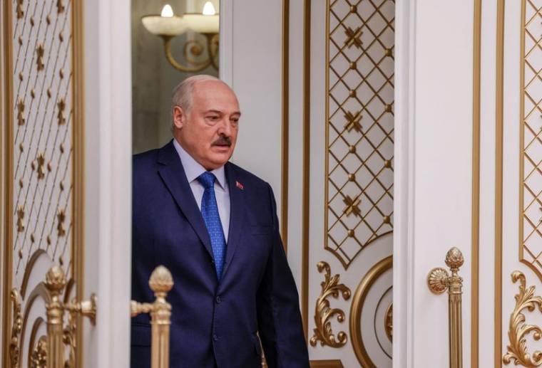 Le président biélorusse Alexandre Loukachenko avant une conférence de presse à Minsk