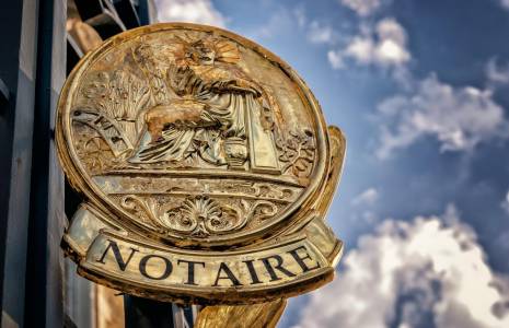 Un notaire de la Loire est le principal suspect dans une affaire de détournement de successions à 5 millions d'euros. Photo d'illustration. (Pixabay / Tama66)