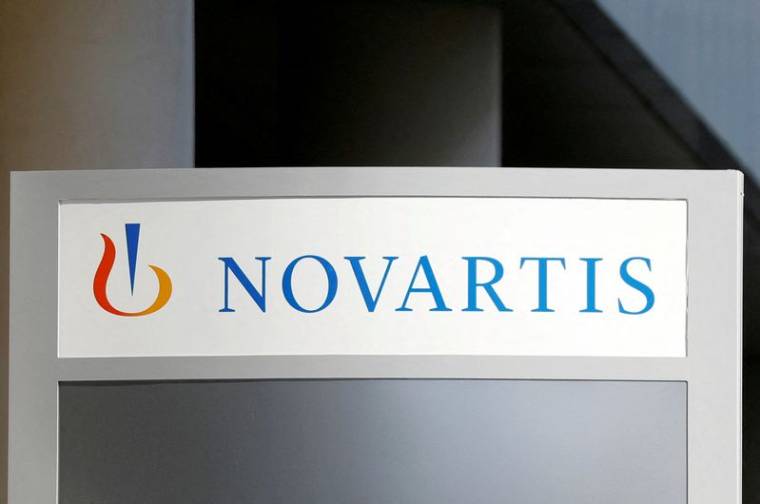 Le logo du fabricant suisse de médicaments Novartis au siège français de l'entreprise à Rueil-Malmaison