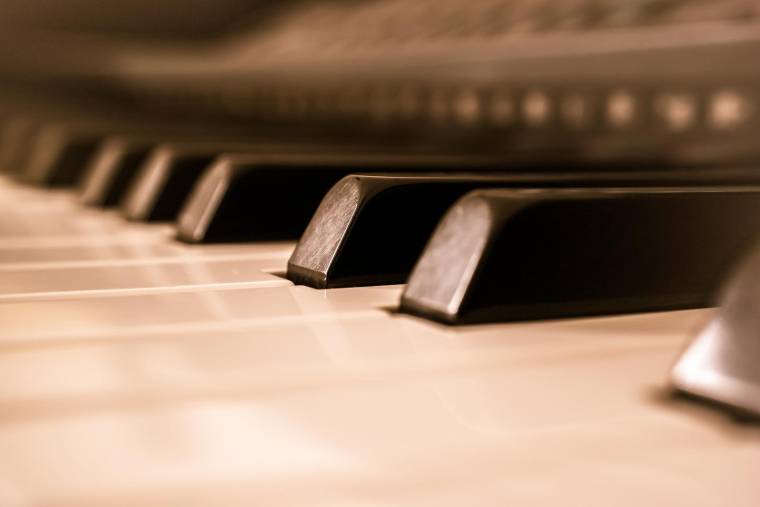 Un particulier, dont le piano avait été abîmé pendant un déménagement, aura bien droit à une indemnisation malgré la franchise incluse dans le contrat (illustration). (Thomas B / Pixabay)