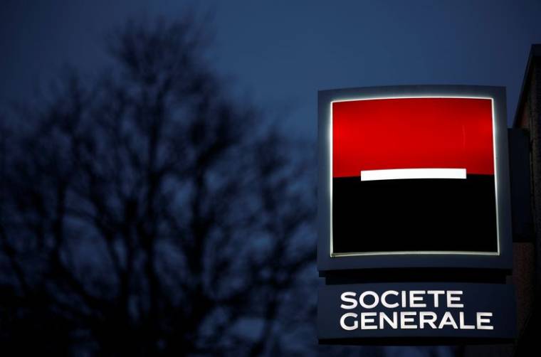 Logo de la Société Générale devant un bureau de la banque à Nantes