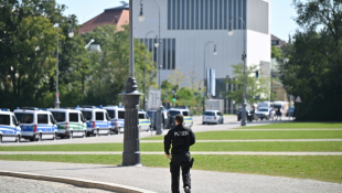 Des policiers sécurisent la zone après une fusillade à Munich, dans le sud de l'Allemagne, le 5 septembre 2024 ( AFP / LUKAS BARTH-TUTTAS )