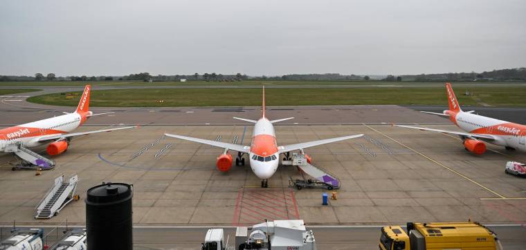 Aéroport londonien de Luton, le 16 avril 2020.  ( AFP / JUSTIN TALLIS )