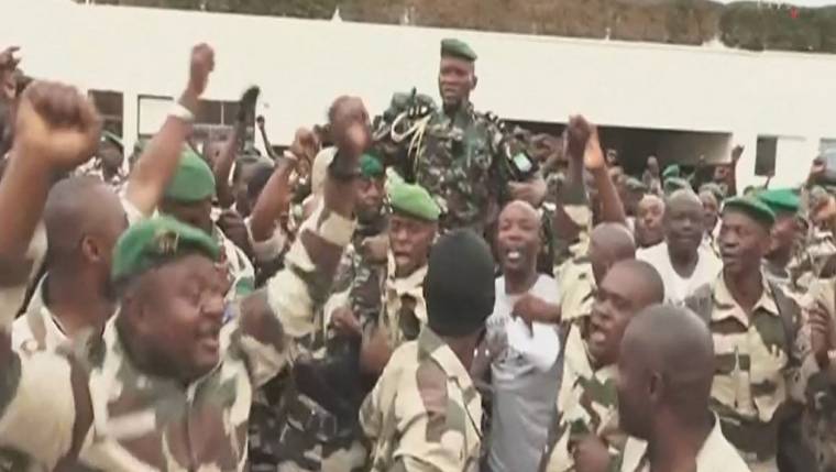 Le général Brice Oligui Nguema, à la tête des militaires ayant renversé Ali Bongo, à Libreville, au Gabon, le 30 août 2023. ( Gabon 24 / - )