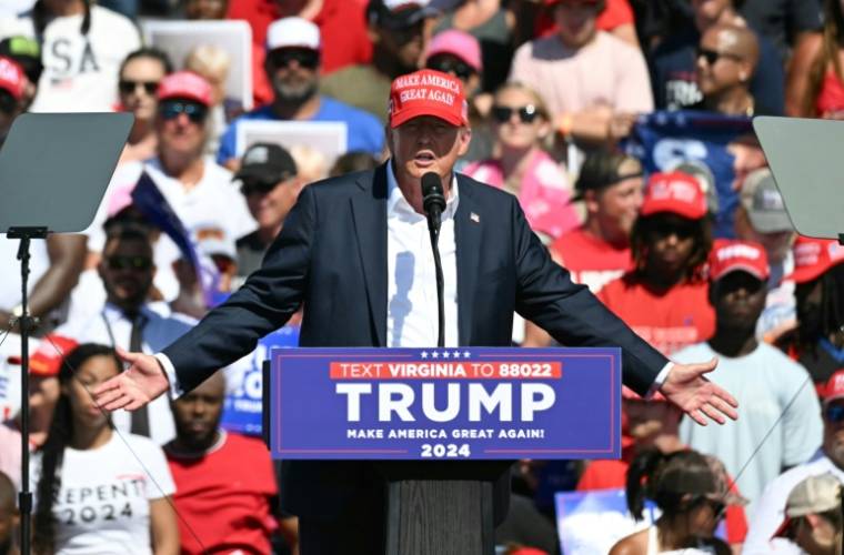 L'ancien président américain et candidat républicain Donald Trump lors d'un meeting de campagne à Chesapeake, en Virginie, le 28 juin 2024 ( AFP / Jim WATSON )