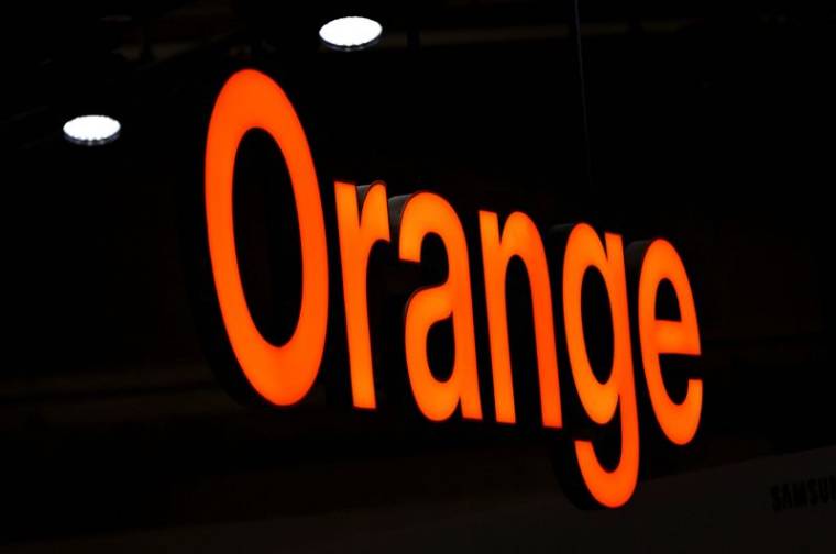 Le logo d'Orange lors du Mobile World Congress 2022