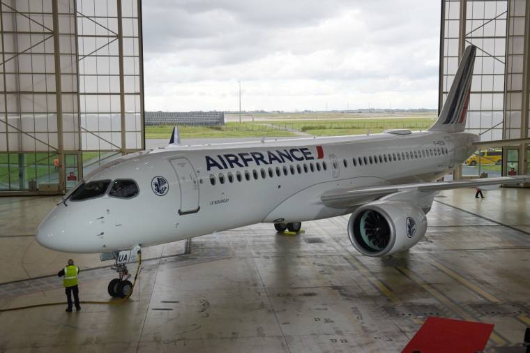 Airbus a enregistré 22 nouvelles commandes en octobre mais 30 annulations. ( AFP / ERIC PIERMONT )