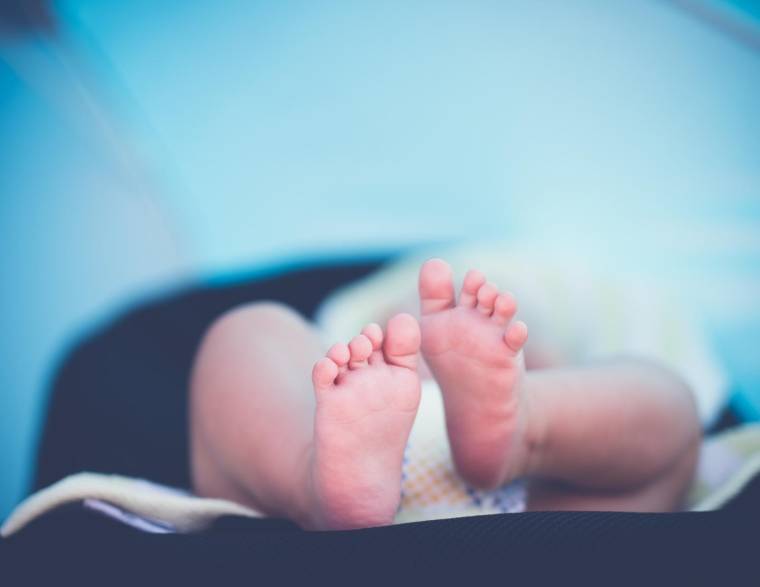 En changeant la date de naissance de son bébé, le gendarme espérait faire des économies sur ses impôts et la garde de sa fille. (Pexels / Pixabay)