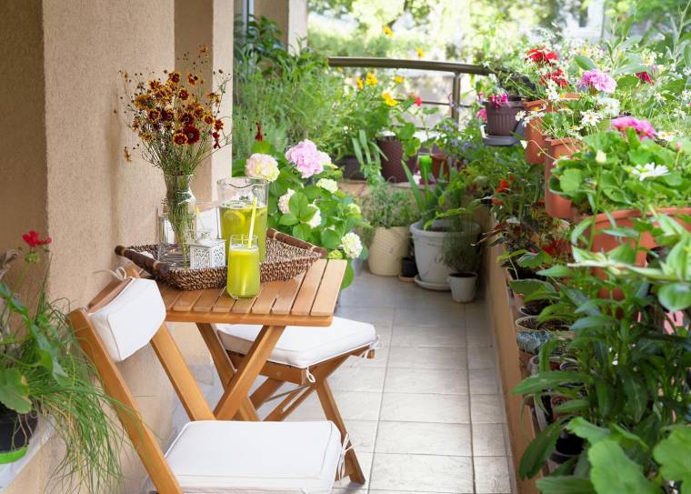 Suivez nos conseils pour transformer votre balcon en un espace extérieur cosy qui vous ressemble et où vous aurez plaisir à vous détendre crédit photo : Shutterstock