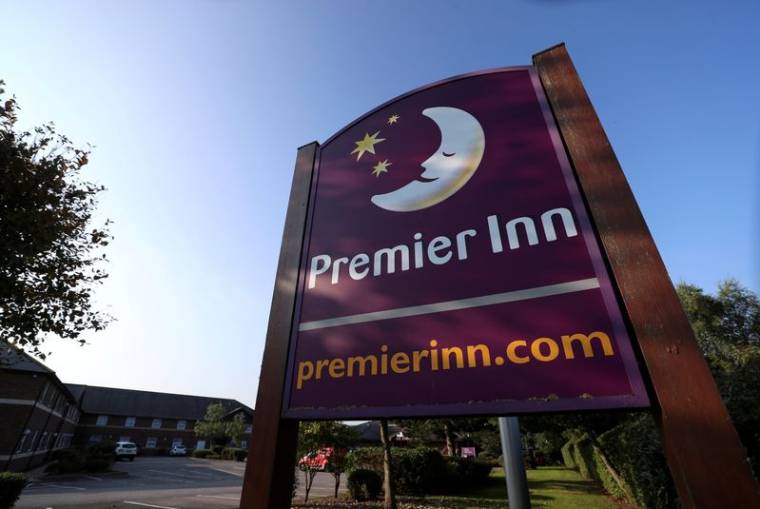 Une enseigne de l'hôtel Premier Inn est vue à l'extérieur de la succursale de Durham North, dans le comté de Durham