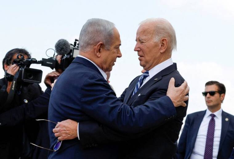 Le président américain Joe Biden est accueilli par le Premier ministre israélien Benjamin Netanyahu à tel Aviv, en Israël