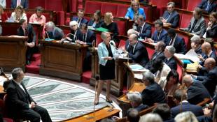 Le Premier ministre français Elisabeth Borne (c) à l'Assemblée nationale à Paris, le 30 mai 2023 ( AFP / Alain JOCARD )