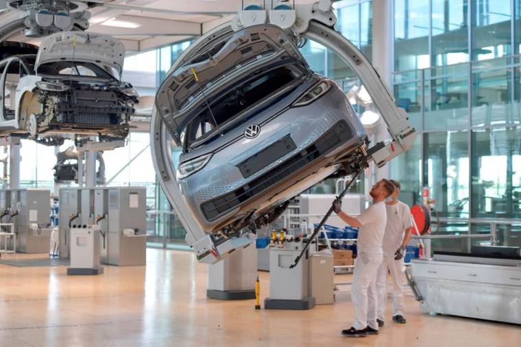 La ligne de production de voitures ID 3 de Volkswagen à Dresde
