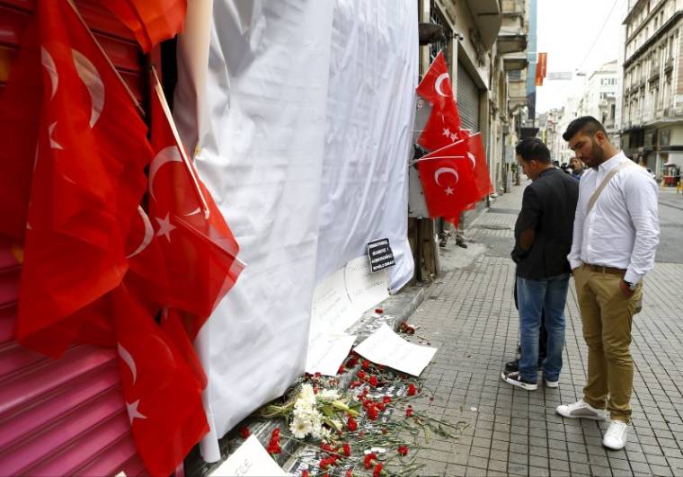 QUATRE MORTS, DONT TROIS ISRAÉLIENS, DANS L'ATTENTAT D'ISTANBUL