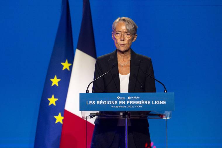 La Première ministre Elisabeth Borne le 16 septembre à Vichy. ( AFP / THIERRY ZOCCOLAN )