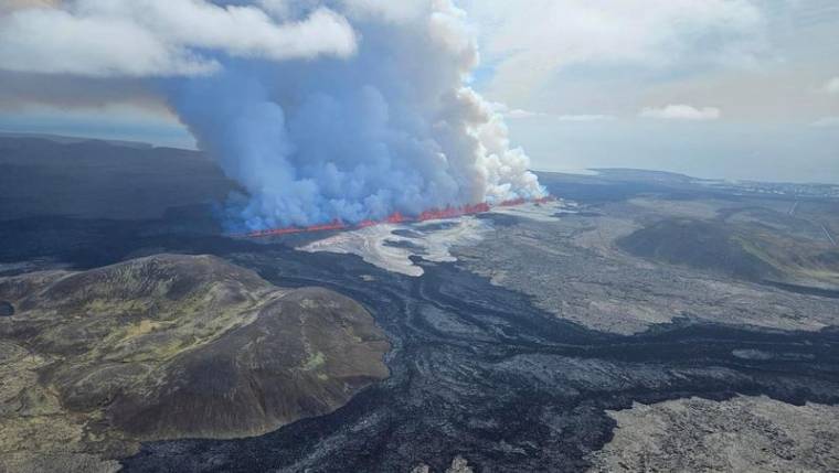 Éruption de volcan sur la péninsule de Reykjanes en Islande