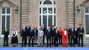 Photo de famille des ministres du Climat, de l'Energie et de l'Environnement du G7, réunis à Venaria Reale près de Turin, en Italie, le 29 avril 2024 ( AFP / Marco BERTORELLO )