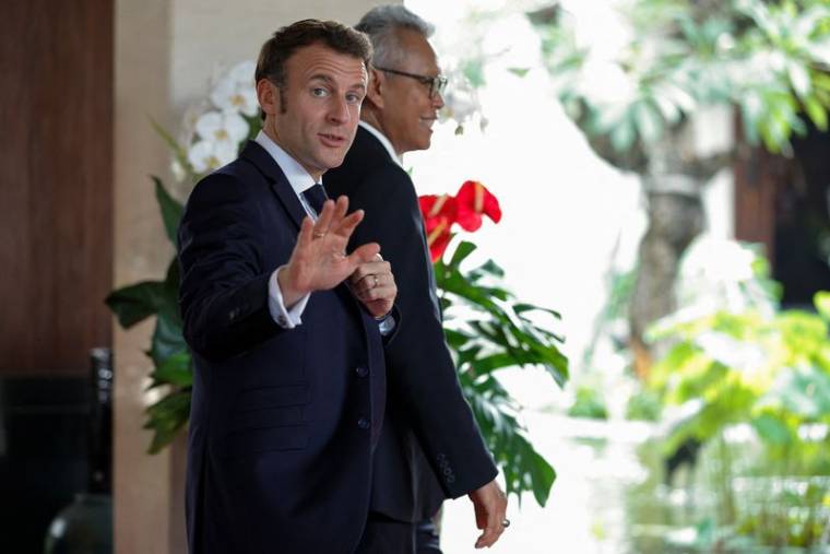 Le président français Emmanuel Macron arrive au sommet du G20 à Nusa Dua, Bali, Indonésie