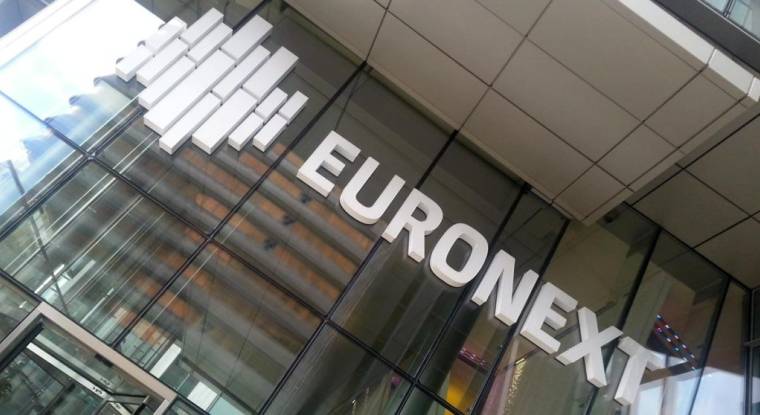 Le logo d'Euronext sur le siège du groupe à Paris. (© L. Grassin)