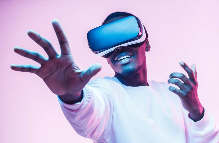 Prenez date pour un plongeon dans la réalité virtuelle (Crédits photo : Shutterstock)
