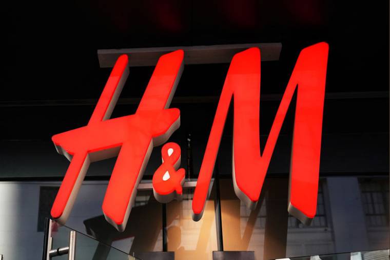 H&M VOIT SES VENTES AUGMENTER DE 4% AU 1ER TRIMESTRE, COMME PRÉVU