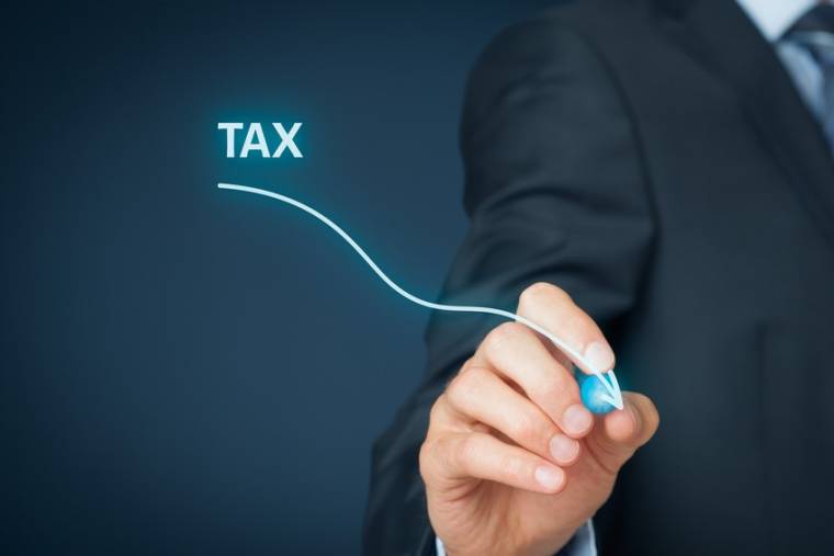 La flat tax pourrait s’appliquer aux PEA de moins de 5 ans (Crédit photo : Adobe Stock)