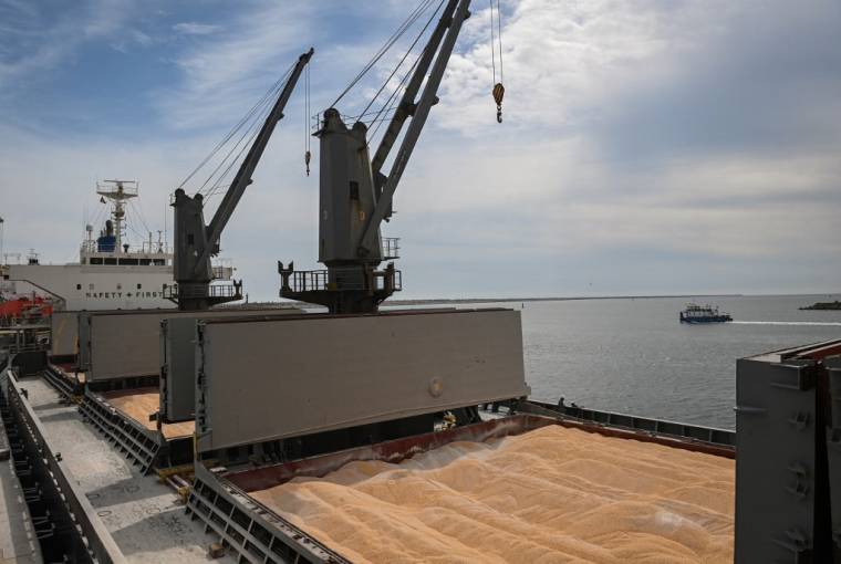 Un navire dans le port roumain de Constanta, le 3 mai 2022. ( AFP / DANIEL MIHAILESCU )
